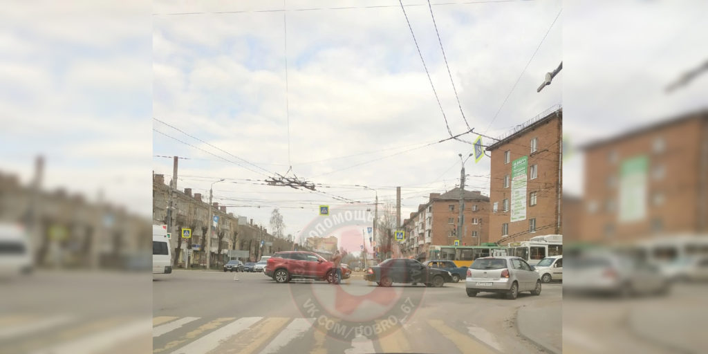 Несколько ДТП затрудняют движение по улицам Смоленска