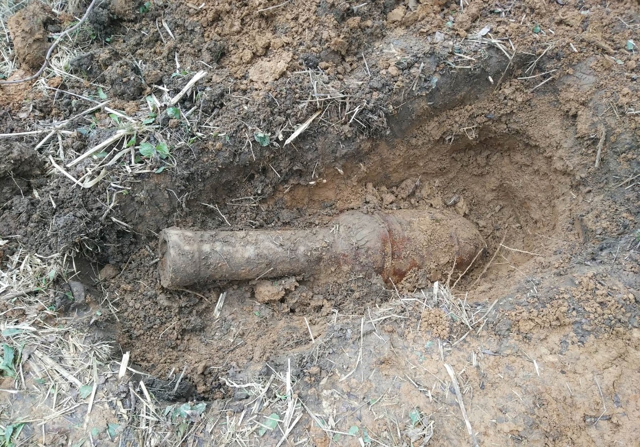 В Смоленске возле школы нашли реактивный снаряд