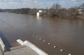 Мы ее теряем: В Смоленске набережную затопило еще сильнее из-за днепровского паводка
