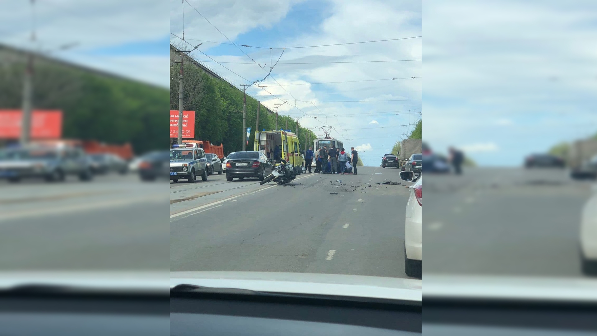 Пострадал мотоциклист и его пассажирка в аварии в Смоленске