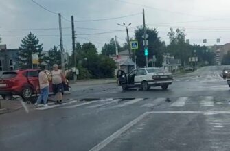 В воскресенье, 24 июля, на перекрестке возле Смоленского завода радиодеталей случилось серьезное ДТП.
