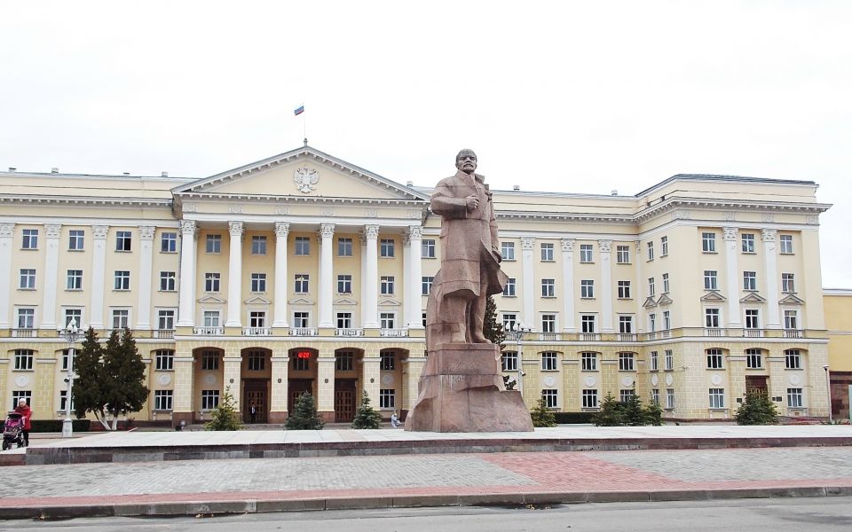 памятник Ленину, площадь Ленина, домсоветов