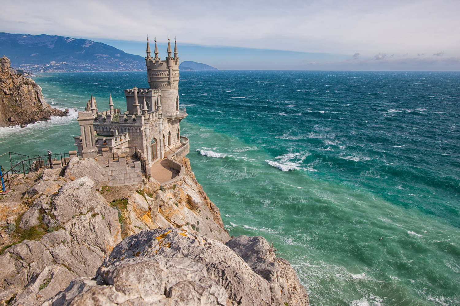 Замок Ласточкино гнездо в Крыму