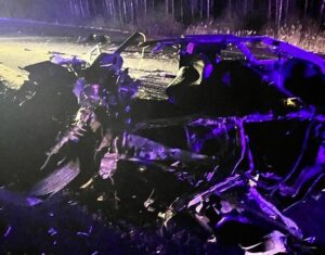 Ночная авария в Смоленской области унесла жизнь водителя легковушки