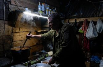 Мужчина, СВО, готовит, еда, кухня, бедность, Украина