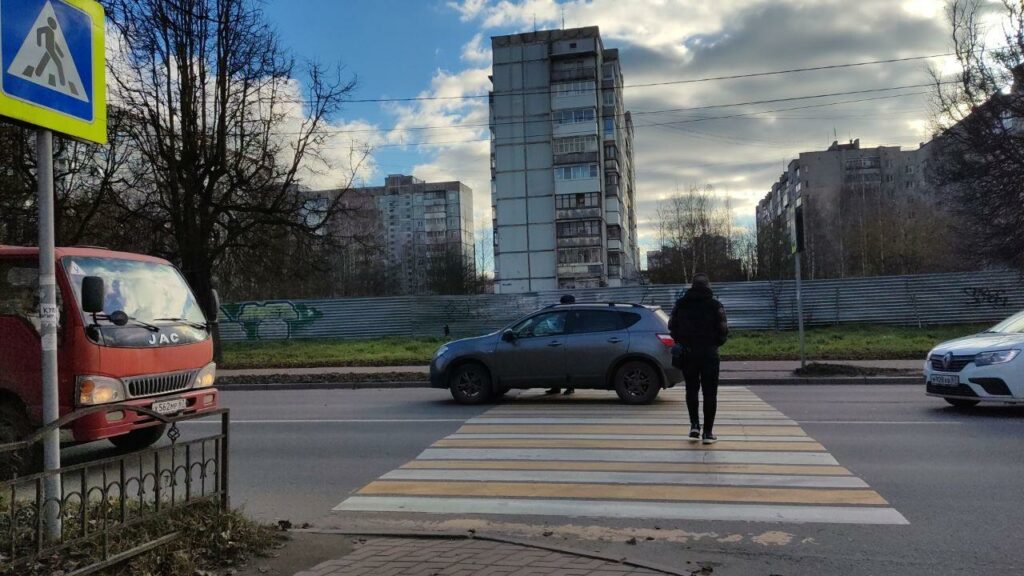 На улице Нахимова в Смоленске сбили пешехода