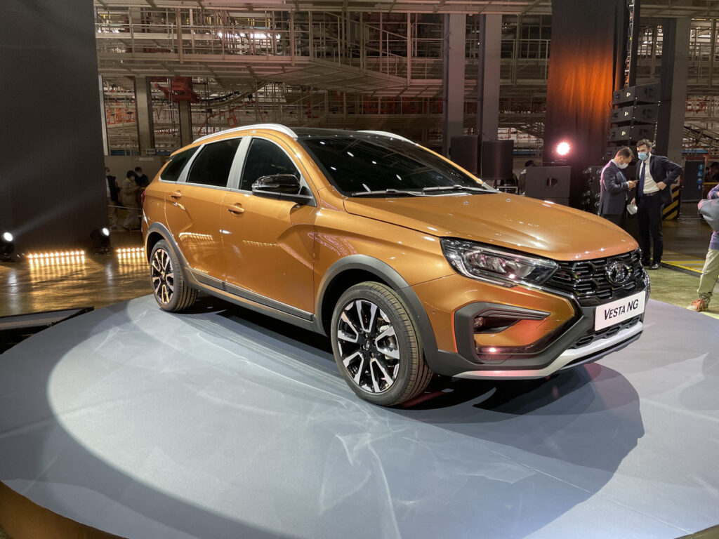 Автомобили Lada Vesta NG появятся в салонах уже в середине апреля