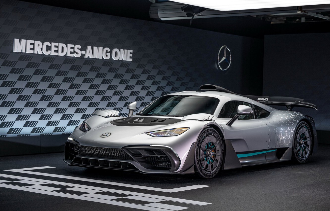 Новый гиперкар Mercedes-AMG ONE побил рекорд скорости в Монце