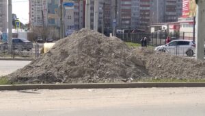 В Смоленске скапливается дорожная пыль