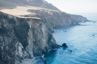 Океан, утес