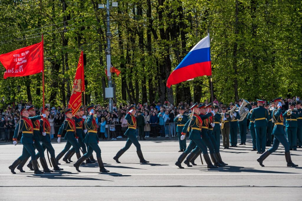 В Смоленске прошел парад Победы