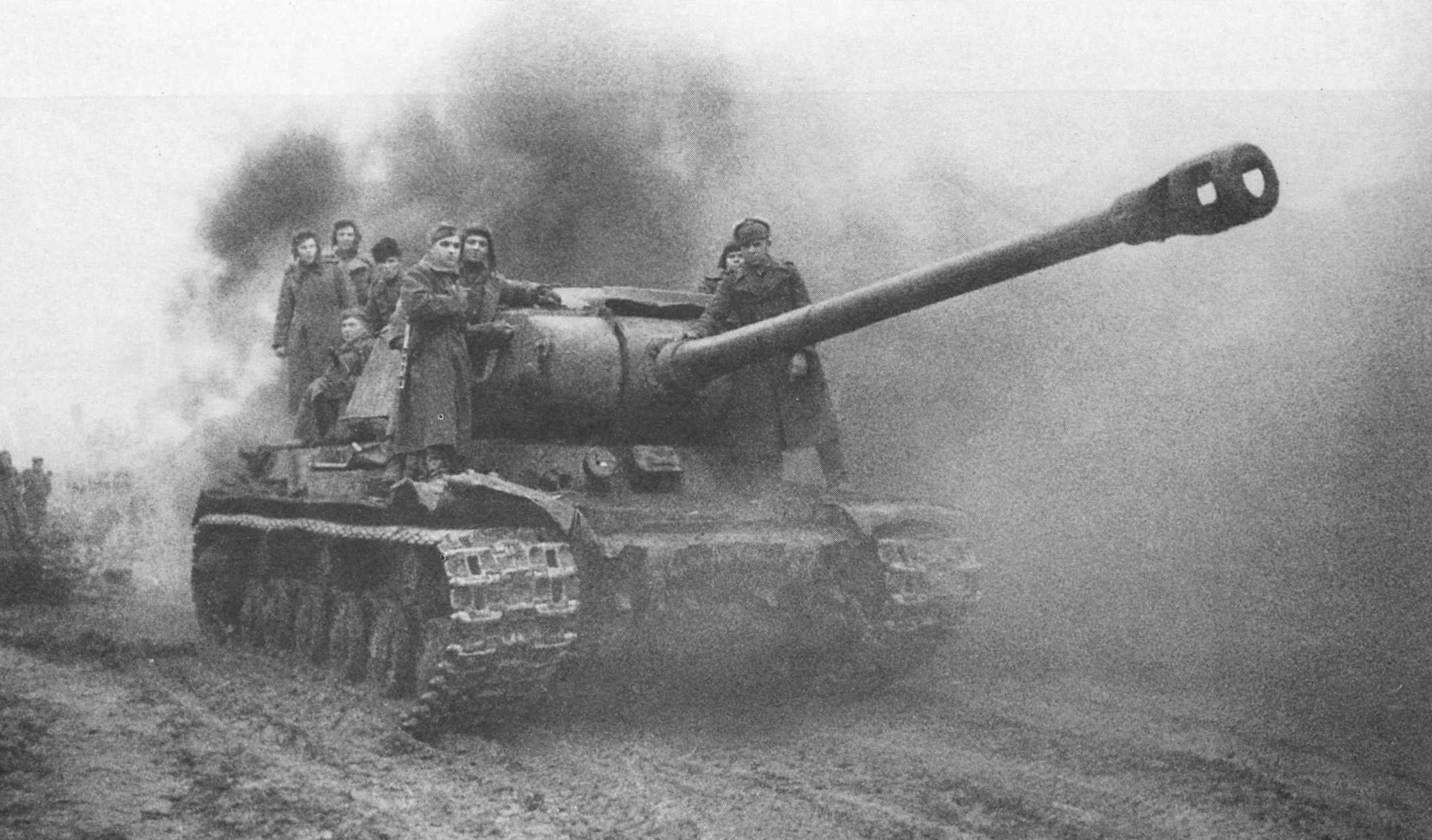 Советские танкисты в Венгрии, 1945, СССР