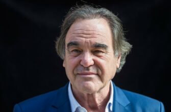 Оливер Стоун