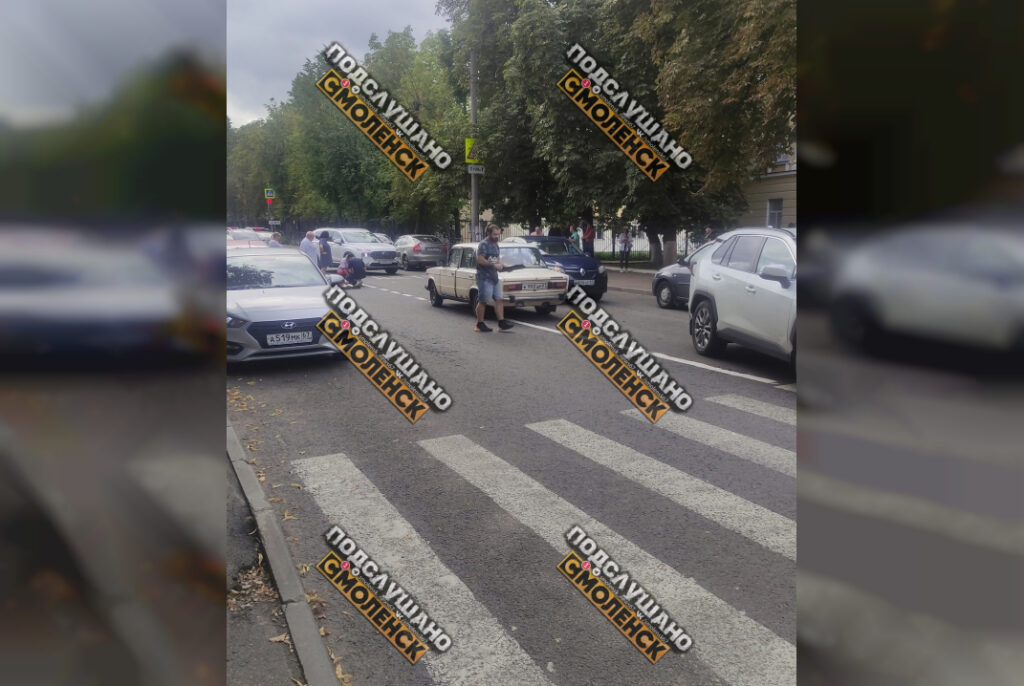 На улице Маршала Жукова в Смоленске пенсионерка попала под автомобиль
