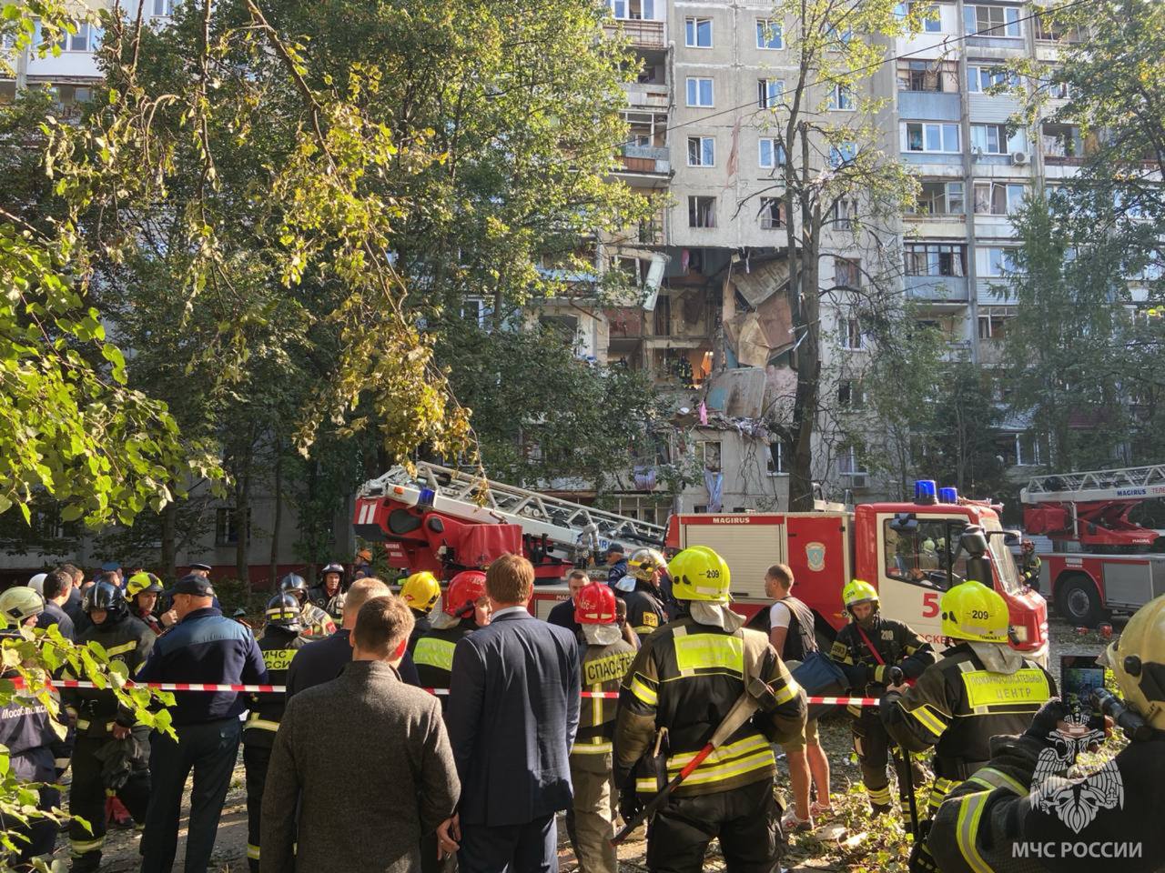 В Балашихе произошло повторное обрушение дома, под завалами трое спасателей