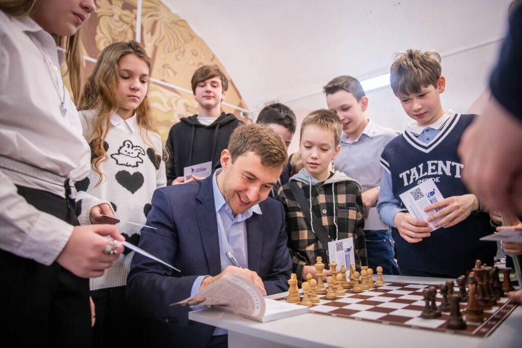 В каждом районе Смоленщины появится шахматный клуб