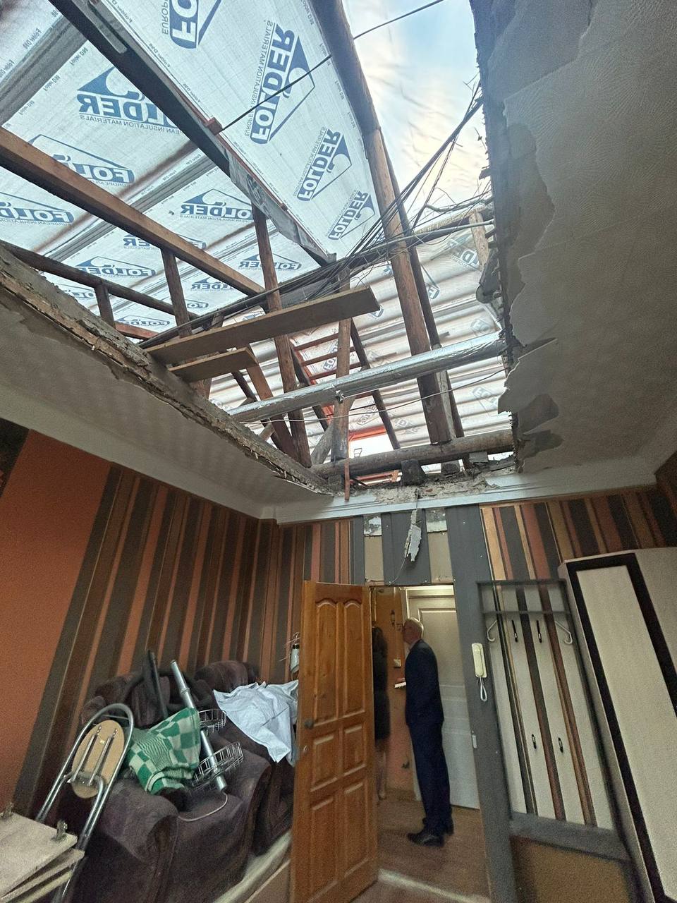 Никто не пострадал: в центре Смоленска обрушился поток в доме