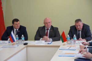 Игорь Ляхов возглавил смоленскую делегацию на выездном заседании депутатов в белорусской Орше